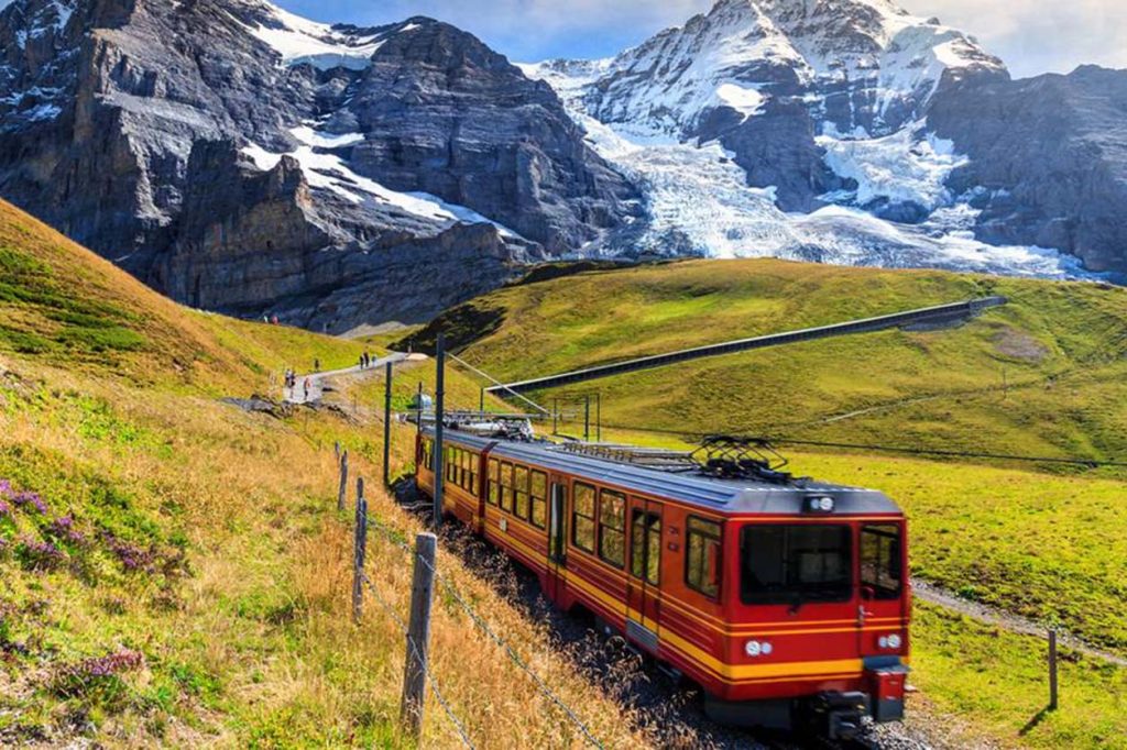 Explora Lisboa con Estilo: Descubre su Encanto a través de sus Pintorescos Trenes