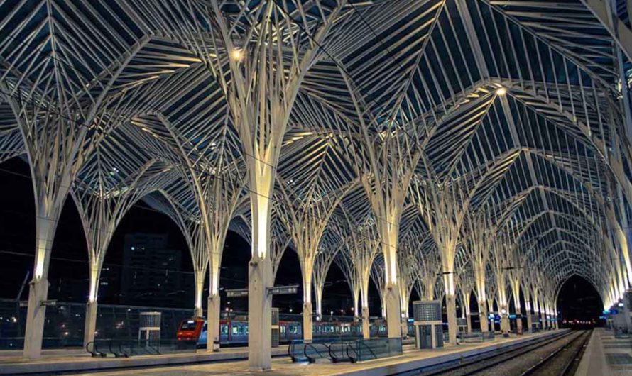 Cómo Viajar en Tren de Lisboa a Nazaré: Ruta Detallada y Consejos de Transferencia