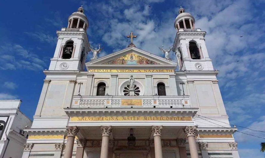 Nazaré Turismo Total: Guía Completa de Surf, Cultura y Mariscos en un Paraíso Atlántico